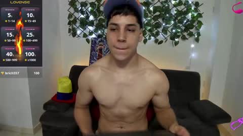 Instagram jonathanfit14 online show from December 3, 10:18 pm