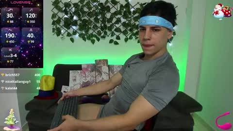 Instagram jonathanfit14 online show from December 30, 12:43 am