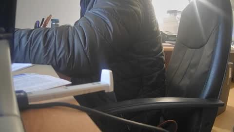 Snapshot of jones75_hd chatting on December 19, 3:41 pm Adi online show from December 19, 3:41 pm