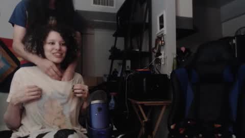 Snapshot of jonmessfan chatting on October 30, 8:31 pm jonmessfan online show from October 30, 8:31 pm