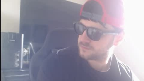 Snapshot of jonnybananas69 chatting on May 2, 10:48 pm Jonny Bans online show from May 2, 10:48 pm
