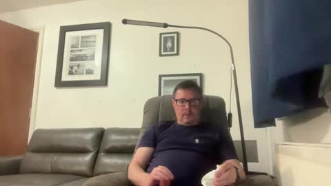 Snapshot of jonnybeeswax7376964133 chatting on December 3, 10:41 pm jonnybeeswax7376964133 online show from December 3, 10:41 pm