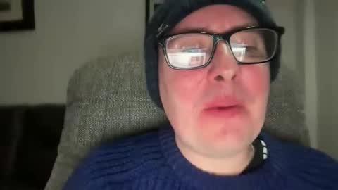 Snapshot of jonnybeeswax7376964133 chatting on March 4, 4:40 am jonnybeeswax7376964133 online show from March 4, 4:40 am