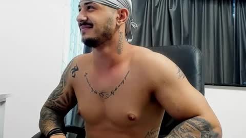 jonnyporn1 online show from January 3, 6:33 am