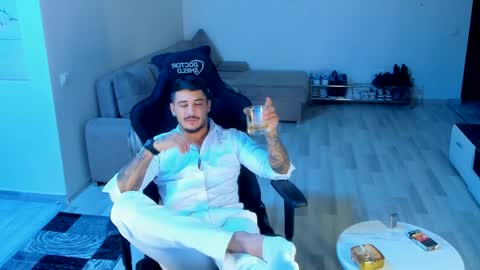 jonnyporn1 online show from October 17, 7:27 pm