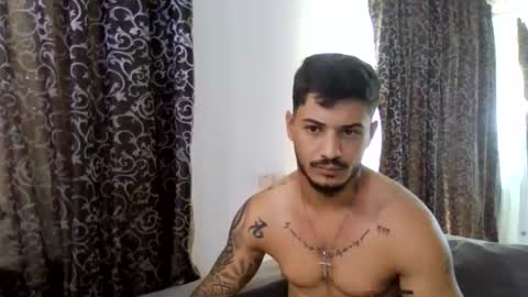 Snapshot of jonnyporn1 chatting on June 22, 10:23 am jonnyporn1 online show from June 22, 10:23 am