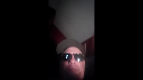 Snapshot of jonnytease0024 chatting on April 17, 8:39 am jonnytease0024 online show from April 17, 8:39 am