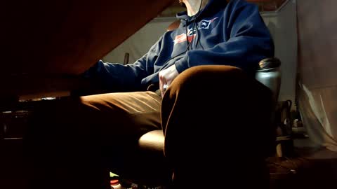 Snapshot of jontn_swift chatting on December 12, 5:42 am Jonathon Swift online show from December 12, 5:42 am