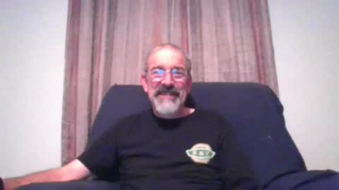 Snapshot of jony_five chatting on December 19, 12:34 am Jon online show from December 19, 12:34 am