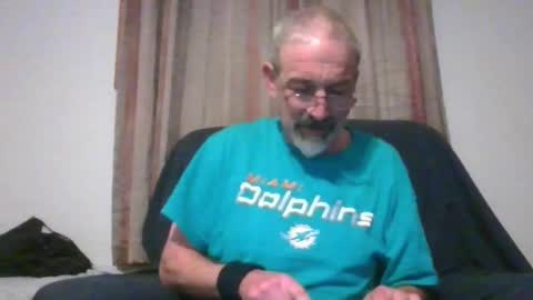 Snapshot of jony_five chatting on February 22, 11:24 pm Jon online show from February 22, 11:24 pm