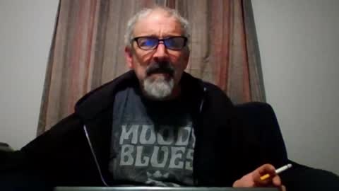 Snapshot of jony_five chatting on October 28, 1:20 am Jon online show from October 28, 1:20 am