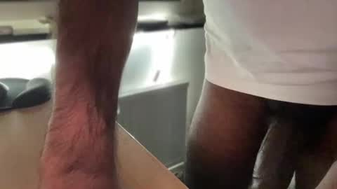 Snapshot of jonznow123 chatting on December 6, 2:28 pm jonznow123 online show from December 6, 2:28 pm