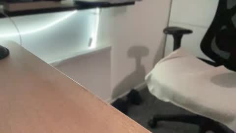 Snapshot of jonznow123 chatting on December 11, 1:28 pm jonznow123 online show from December 11, 1:28 pm