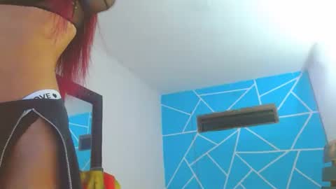 Snapshot of jorlatinhot420 chatting on December 19, 3:13 am perryt 420 online show from December 19, 3:13 am