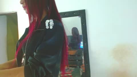 Snapshot of jorlatinhot420 chatting on April 10, 8:19 am perryt 420 online show from April 10, 8:19 am