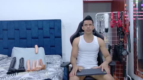 jose_rumbero91 online show from January 31, 11:25 pm