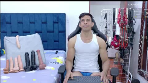 jose_rumbero91 online show from April 2, 12:47 pm