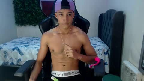 jose_sexycumm online show from January 29, 10:11 pm