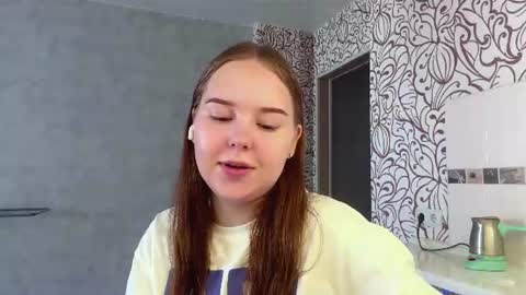 Snapshot of josefinamacumber chatting on July 19, 8:51 am May online show from July 19, 8:51 am