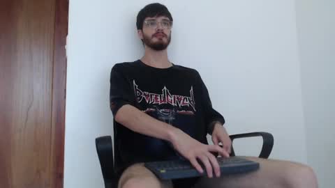Snapshot of joseh0se chatting on April 17, 12:52 pm alejandro online show from April 17, 12:52 pm