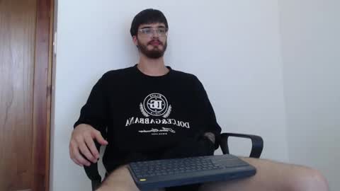 Snapshot of joseh0se chatting on April 18, 8:53 pm alejandro online show from April 18, 8:53 pm