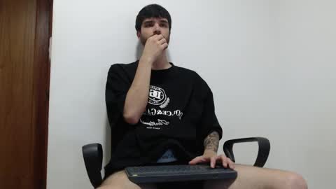 Snapshot of joseh0se chatting on April 22, 2:03 am alejandro online show from April 22, 2:03 am