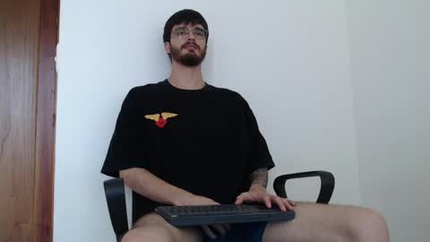 Snapshot of joseh0se chatting on April 22, 3:24 pm alejandro online show from April 22, 3:24 pm