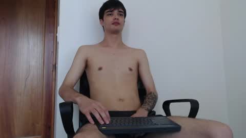 Snapshot of joseh0se chatting on April 27, 7:12 pm alejandro online show from April 27, 7:12 pm