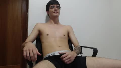 Snapshot of joseh0se chatting on April 28, 2:27 am alejandro online show from April 28, 2:27 am