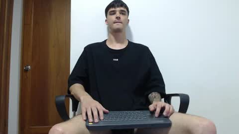 Snapshot of joseh0se chatting on May 1, 12:15 am alejandro online show from May 1, 12:15 am
