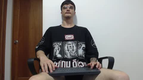 Snapshot of joseh0se chatting on May 7, 2:06 am alejandro online show from May 7, 2:06 am