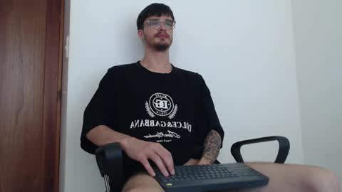 Snapshot of joseh0se chatting on May 25, 6:03 pm alejandro online show from May 25, 6:03 pm