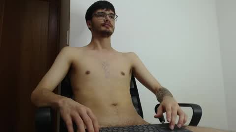 Snapshot of joseh0se chatting on May 28, 6:54 am alejandro online show from May 28, 6:54 am