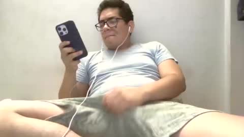 TwinkJoselinoHot online show from February 3, 4:25 am