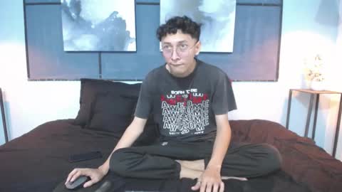 Snapshot of josep_latin_18 chatting on December 7, 6:59 pm josep_latin_18 online show from December 7, 6:59 pm