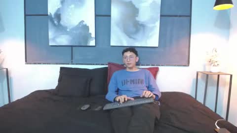 Snapshot of josep_latin_18 chatting on December 9, 6:35 pm josep_latin_18 online show from December 9, 6:35 pm