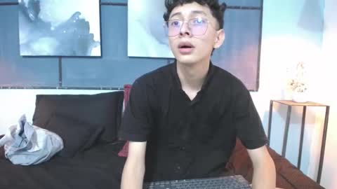 Snapshot of josep_latin_18 chatting on December 10, 7:11 pm josep_latin_18 online show from December 10, 7:11 pm