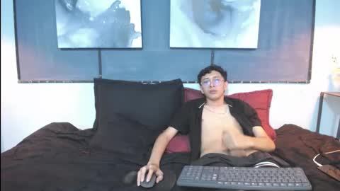 Snapshot of josep_latin_18 chatting on December 19, 9:17 pm josep_latin_18 online show from December 19, 9:17 pm