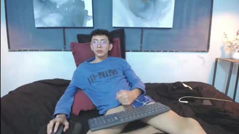 Snapshot of josep_latin_18 chatting on December 23, 9:29 pm josep_latin_18 online show from December 23, 9:29 pm