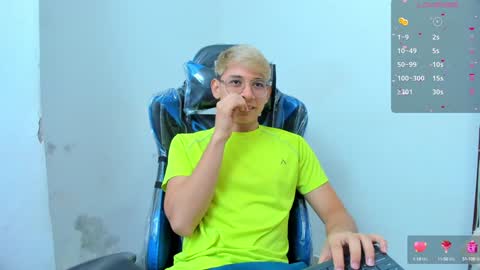 Snapshot of joseph_brown_ chatting on December 22, 12:38 pm JOSEPH BROWN online show from December 22, 12:38 pm