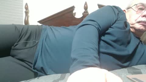 josephgr2021 online show from December 15, 2:41 am