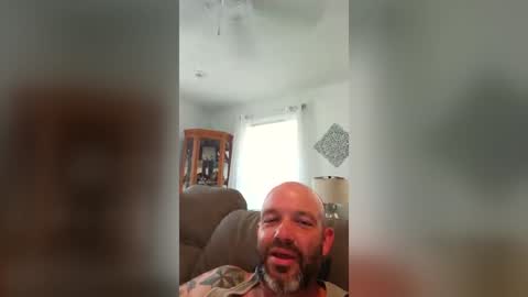 Snapshot of josephwalsh334 chatting on July 13, 7:27 pm josephwalsh334 online show from July 13, 7:27 pm