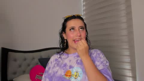 Dilany Josh online show from January 5, 3:23 pm