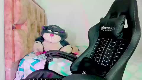 Snapshot of josh_cam99 chatting on February 6, 4:06 am JOSH online show from February 6, 4:06 am