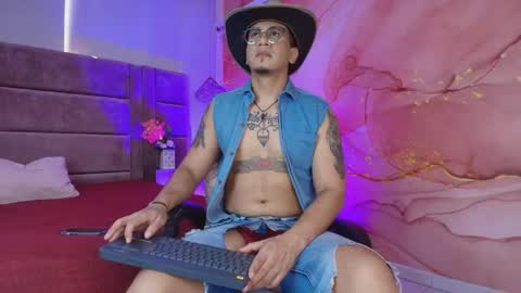 joshmiller___ online show from May 12, 7:00 pm