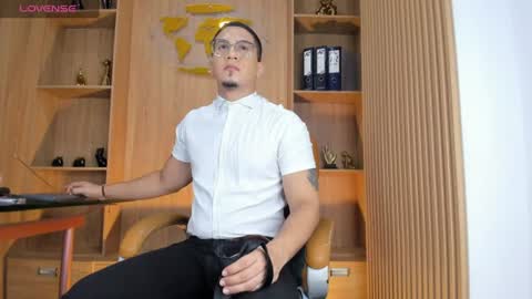 joshmiller___ online show from June 27, 11:37 am
