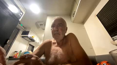 joshua19988945132 online show from April 13, 1:22 am
