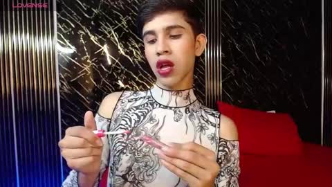 joshua_saenz_ online show from May 23, 1:22 am