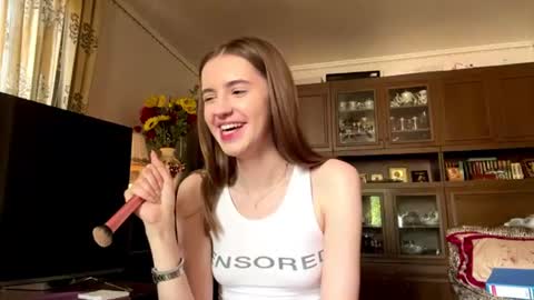 Snapshot of josiedeibel chatting on July 20, 9:12 am Luna online show from July 20, 9:12 am