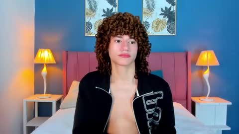 Snapshot of joss_shellby chatting on January 12, 1:49 pm joss_shellby online show from January 12, 1:49 pm